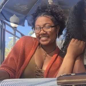 Meet your Posher, Jewelle